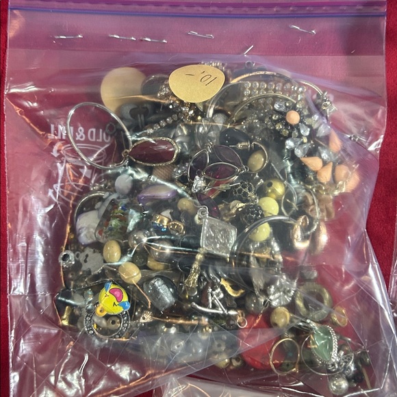 Crafters jewelry bag assortment - Picture 6 of 7
